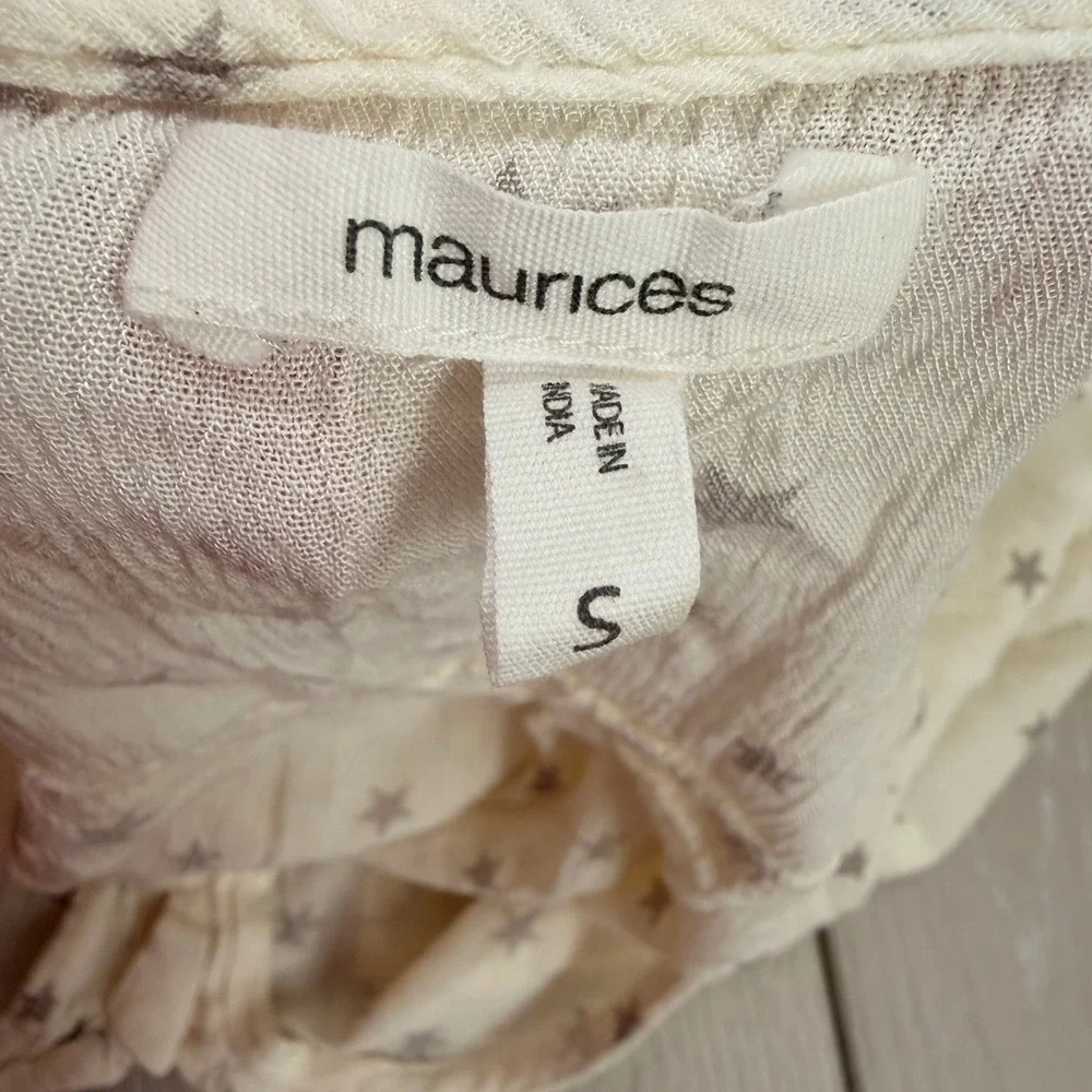 Maurices Cream Star Print‎ Button Front Short Sleeve Blouse Women's Size S